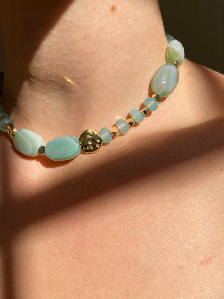 NAURE CHOKER