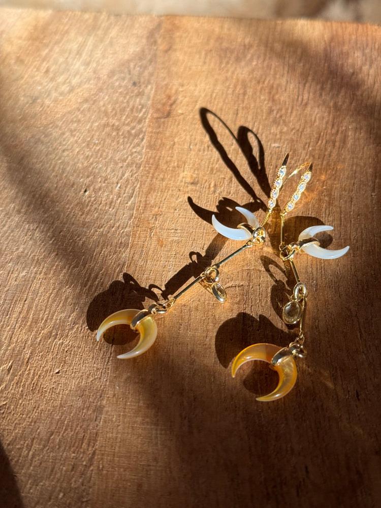 MOONY EARRINGS