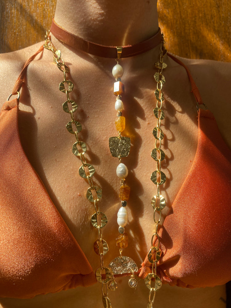 LEATHER TOTEM CHOKER