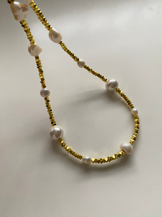 GOLD PEARL CHOKER